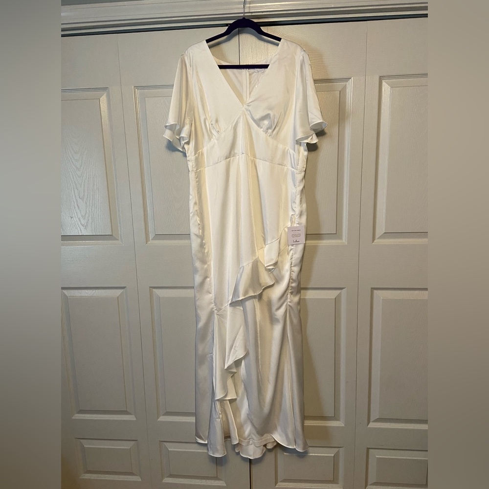 Lulu's White Satin V-Neck Ruffled Wedding Dress